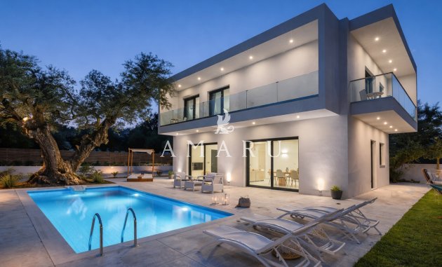 Villa - Nouvelle construction - Estepona - Estepona