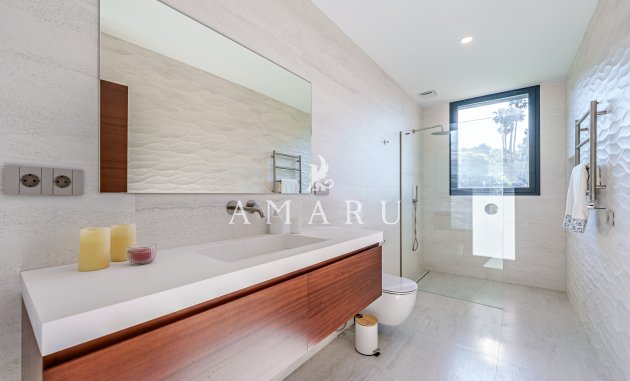 Nieuwbouw Woningen - Villa -
Benalmádena