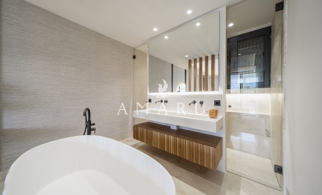 Nouvelle construction - Apartment -
Marbella