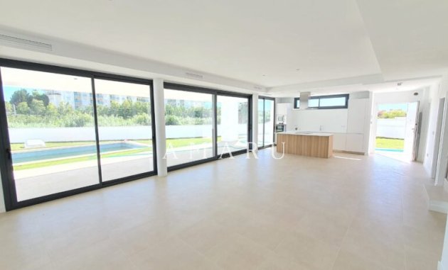 Nieuwbouw Woningen - Villa -
Manilva