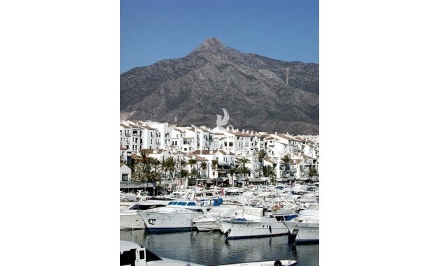 Nouvelle construction - Apartment -
Marbella - La Cerquilla