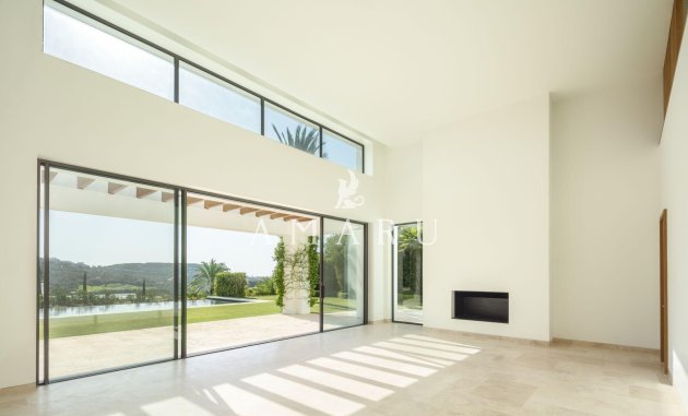 New Build - Villa -
Casares - Pedregales