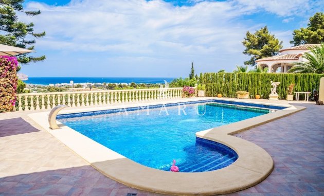 Resale - Villa -
Jávea - Montgó