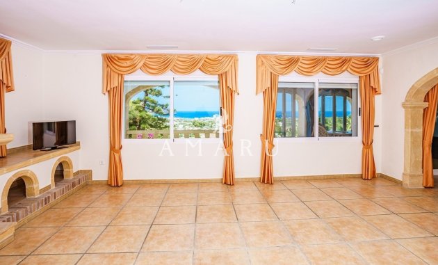 Resale - Villa -
Jávea - Montgó