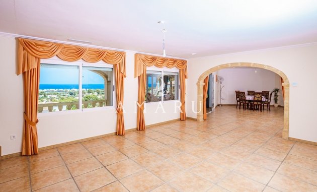 Resale - Villa -
Jávea - Montgó