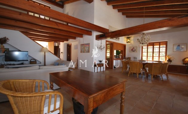 Herverkoop - Villa -
Moraira - Benimeit