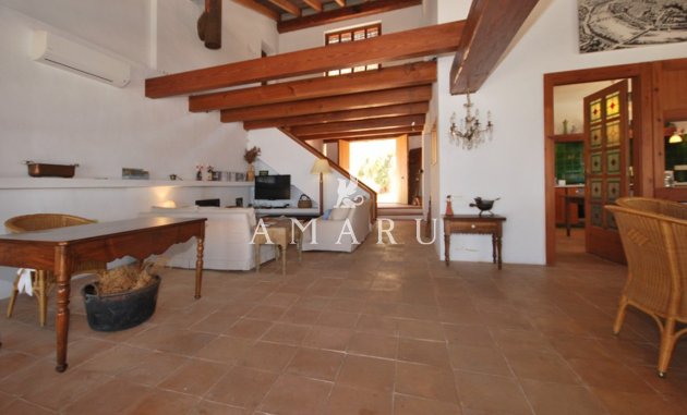 Herverkoop - Villa -
Moraira - Benimeit