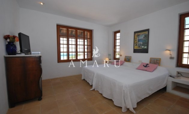 Herverkoop - Villa -
Moraira - Benimeit