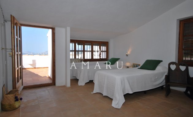 Revente - Villa -
Moraira - Benimeit