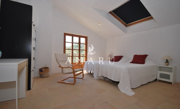 Herverkoop - Villa -
Moraira - Benimeit