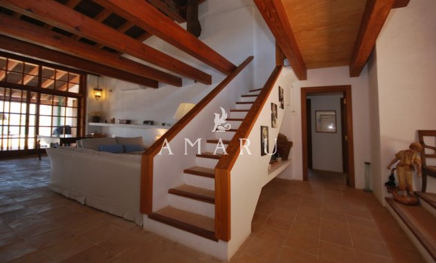 Resale - Villa -
Moraira - Benimeit