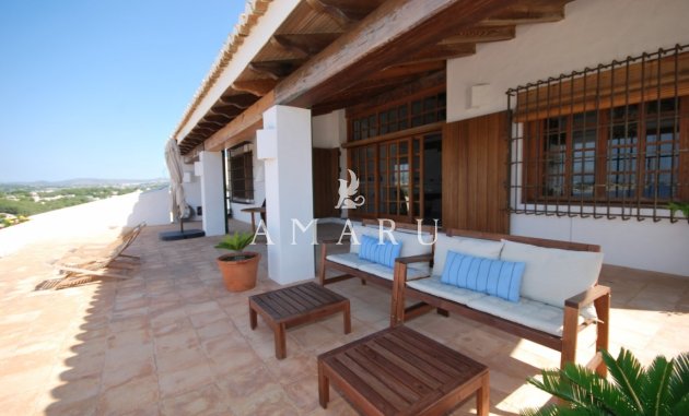 Herverkoop - Villa -
Moraira - Benimeit