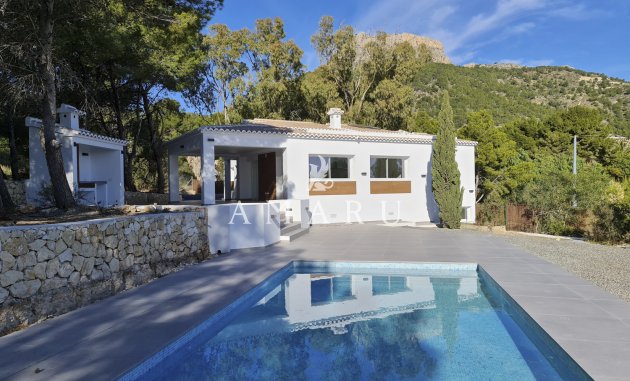 Resale - Villa -
Calpe