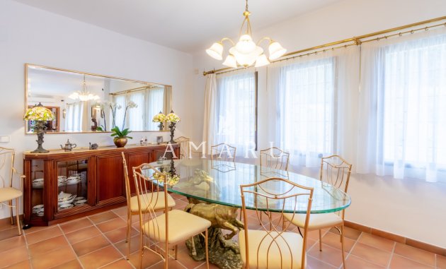 Herverkoop - Villa -
Benissa