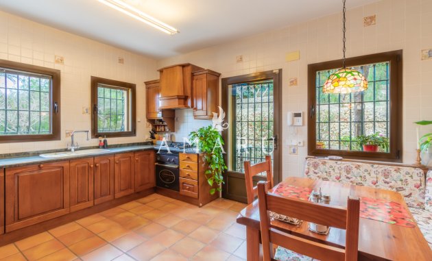 Herverkoop - Villa -
Benissa