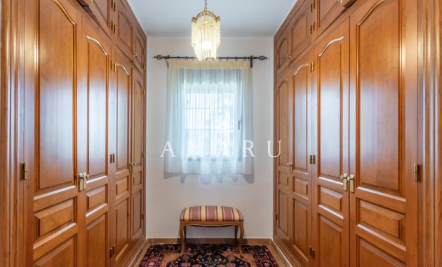 Herverkoop - Villa -
Benissa