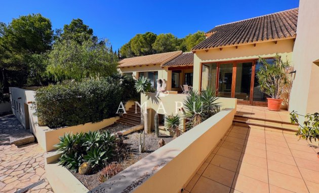 Resale - Villa -
Altea