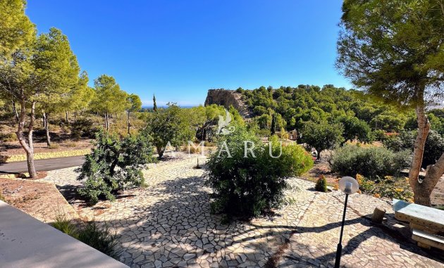 Resale - Villa -
Altea