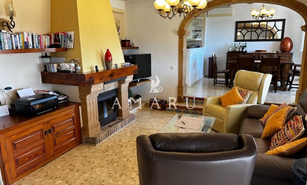 Resale - Villa -
Jávea - Pinosol