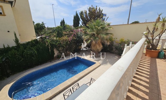 Resale - Villa -
Playa Flamenca