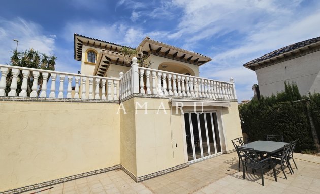 Resale - Villa -
Playa Flamenca