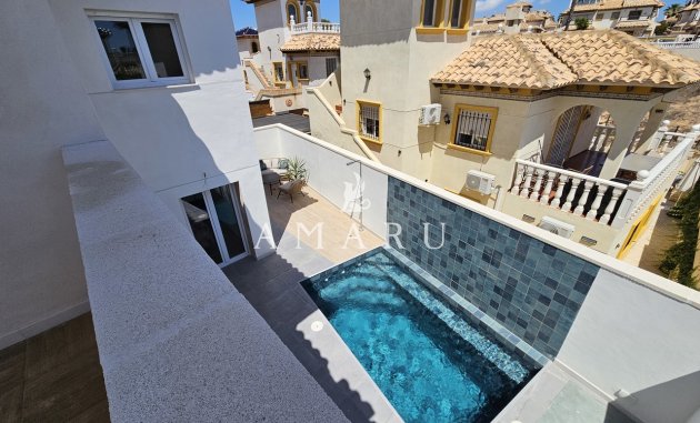 Resale - Villa -
Playa Flamenca