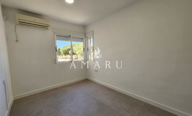 Herverkoop - Apartment -
La Zenia