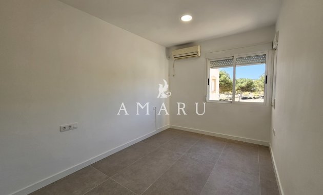 Herverkoop - Apartment -
La Zenia