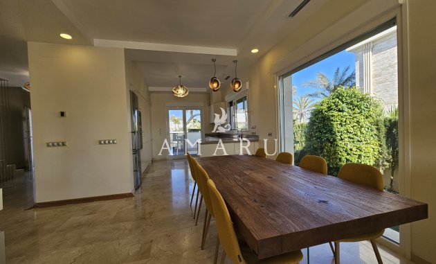 Resale - Villa -
La Zenia