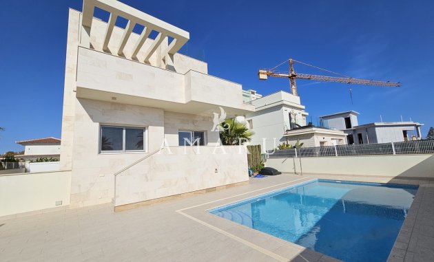 Resale - Villa -
La Zenia