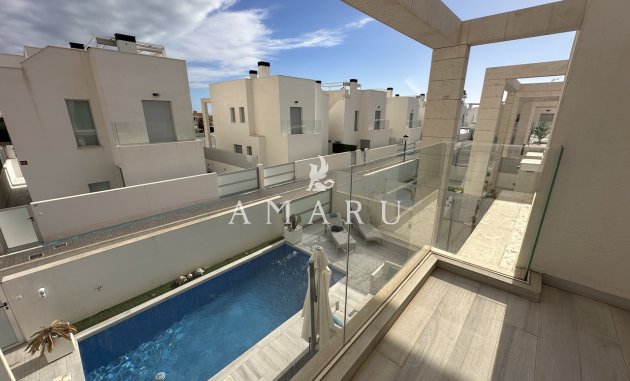 Resale - Villa -
Cabo Roig