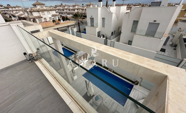 Herverkoop - Villa -
Cabo Roig