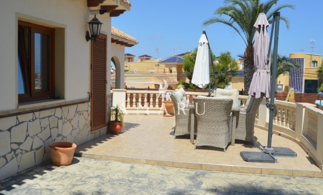 Resale - Detached Villa -
Orihuela Costa - Villamartín