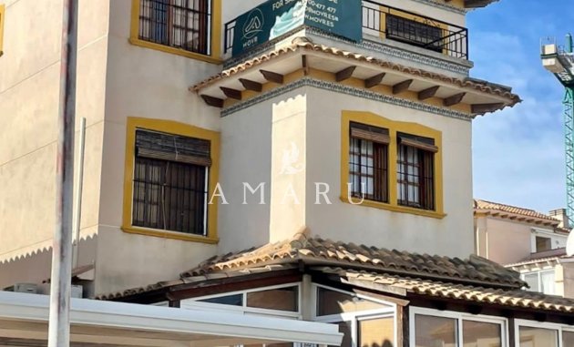 Herverkoop - Detached Villa -
Orihuela Costa - Punta Prima