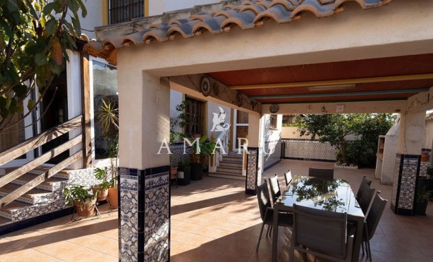 Revente - Detached Villa -
Orihuela Costa - Punta Prima