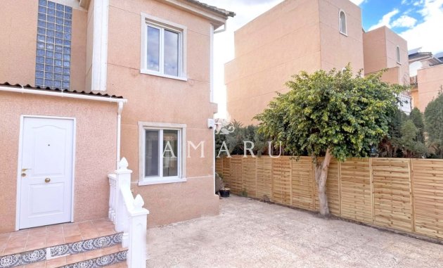 Herverkoop - Semi Detached Villa -
Orihuela Costa - La Zenia