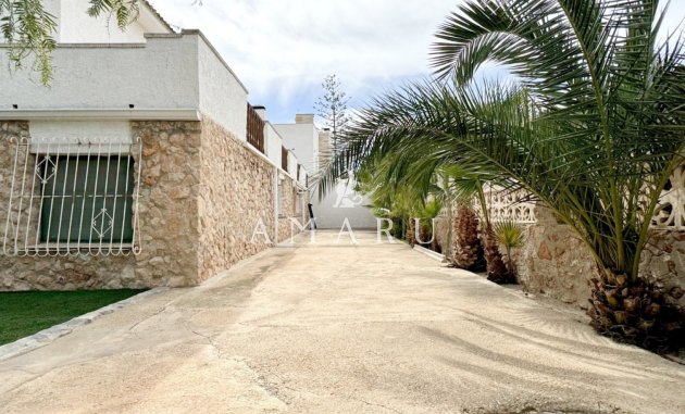 Herverkoop - Detached Villa -
Orihuela Costa - La Zenia