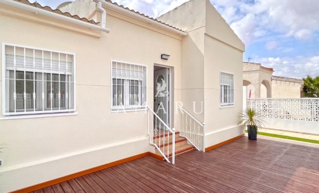 Herverkoop - Detached Villa -
Torrevieja - San Luis