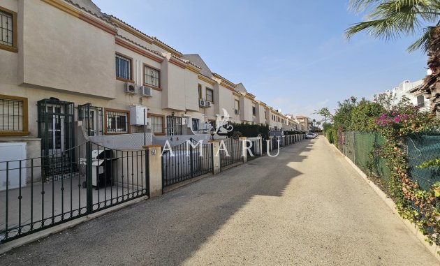 Revente - Maison de ville -
Cabo Roig