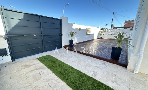 Revente - Villa -
Torrevieja