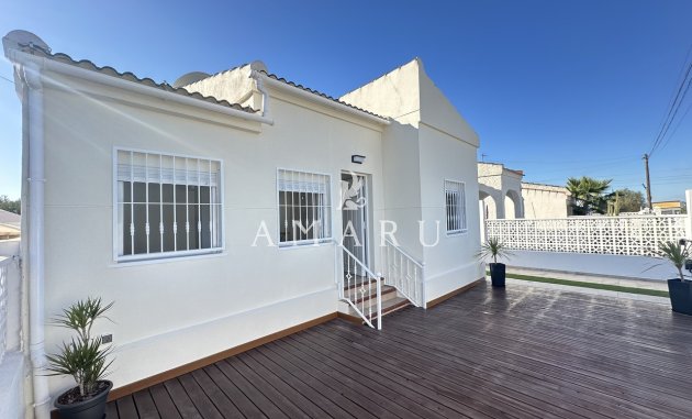 Revente - Villa -
Torrevieja