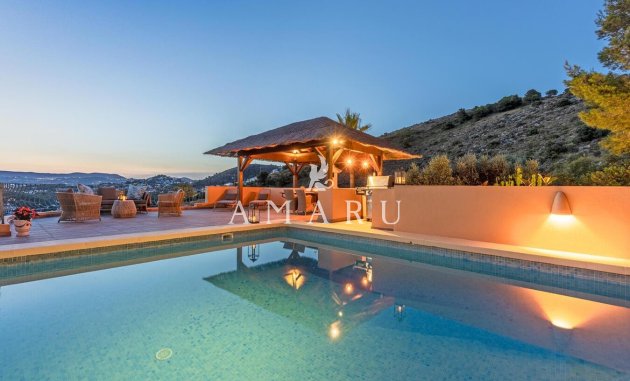 Herverkoop - Villa -
Moraira - El Portet