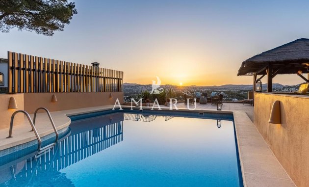 Herverkoop - Villa -
Moraira - El Portet